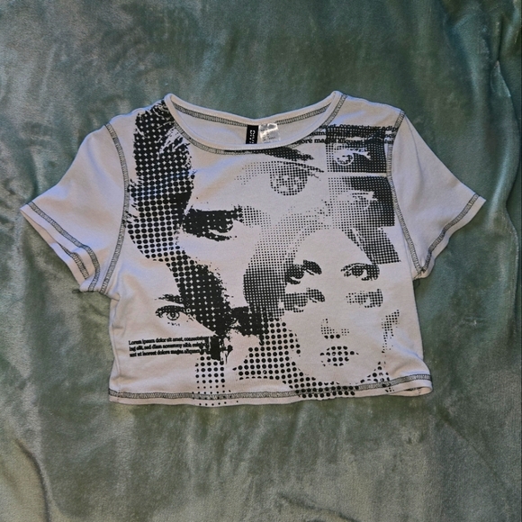 H&M Tops - H&M Graphic Baby Tee